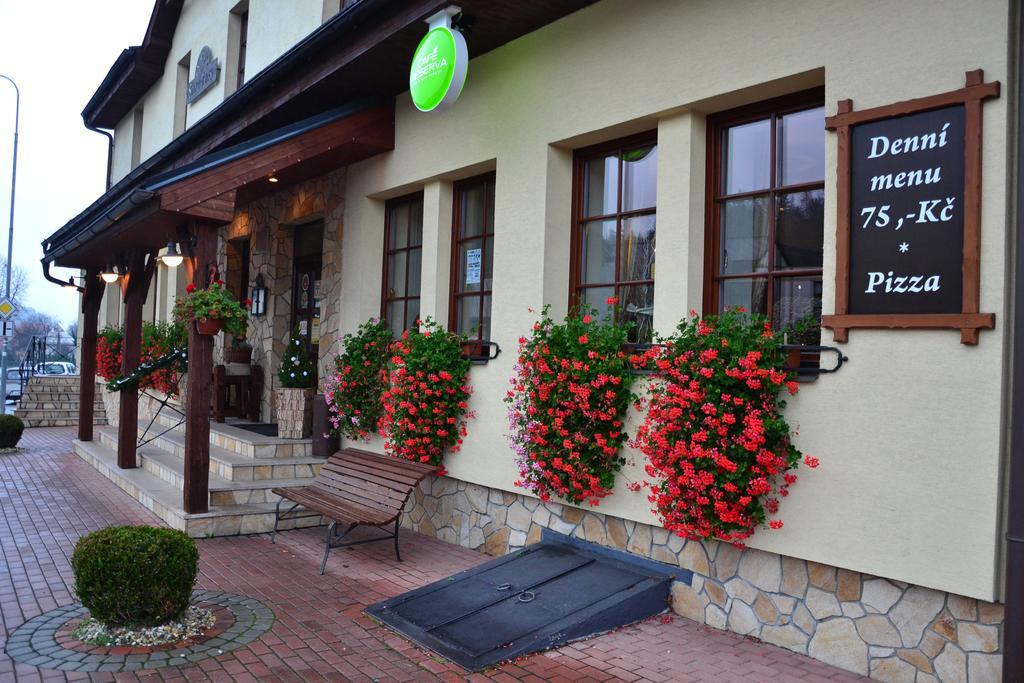 Penzion A Restaurace Stare Casy Горни-Бечва Экстерьер фото